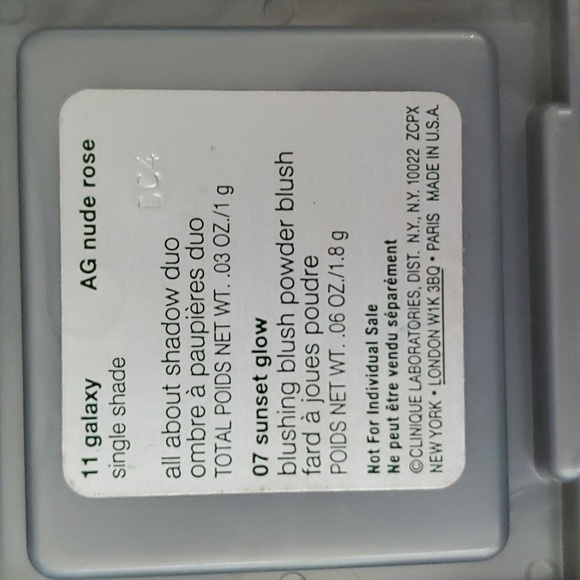 Clinique galaxy nude rose duo eyeshadow and sunset glow blush set - Picture 3 of 3